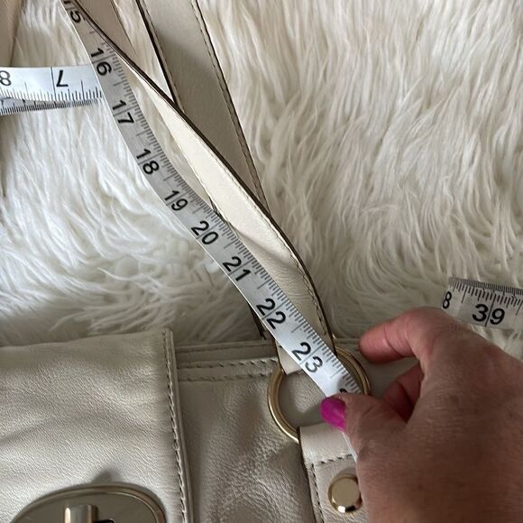 MICHAEL KORS LEATHER SHOULDER BAG - Picture 7 of 13